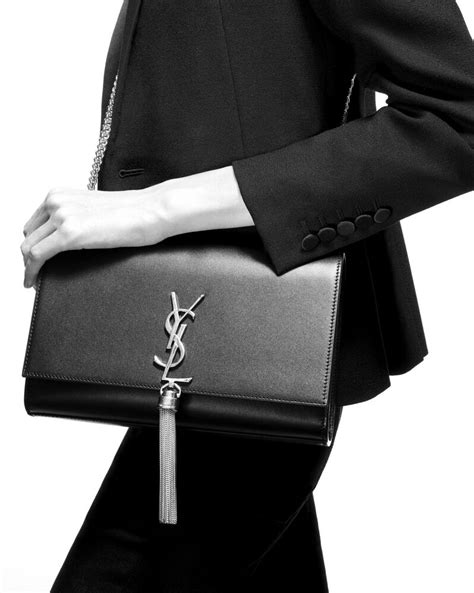 YSL Kate Small Chain Bag In Grain De Poudre Embossed Bőr 